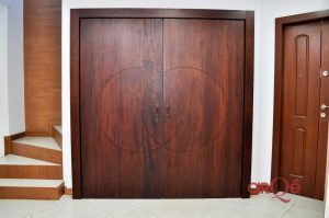 Puertas de doble hoja con bloqueo sincronizado: Estética y seguridad en armonía